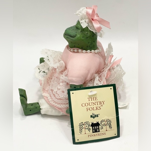 Country Folk Pinkykins Frog Shelf Sitter Decor 5.5” Toad Pink Resin Dress Fancy - Picture 4 of 6